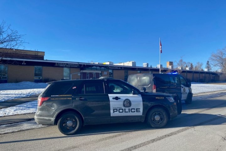 Calgary police arrest teen following restaurant stabbing incident