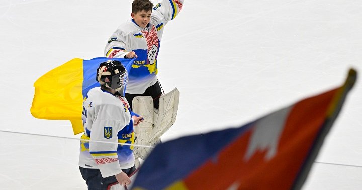 « Tout pour les faire sourire » : les Canadiens de Montréal accueillent l’équipe peewee ukrainienne