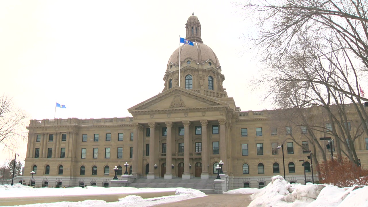 Alberta proposes law on pension exit referendum, but bill doesn’t make result binding