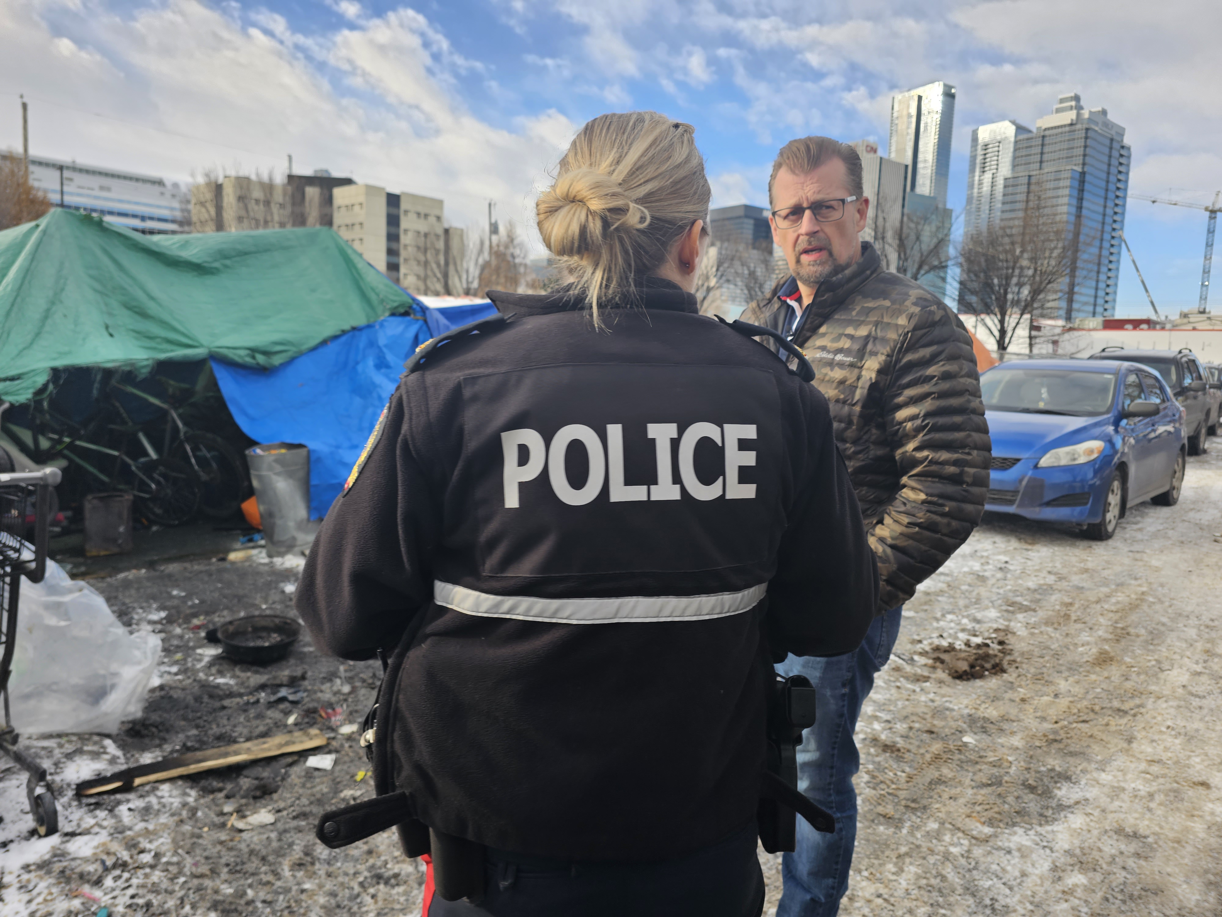 Във вторник следобед провинциалният министър на обществената безопасност и службите