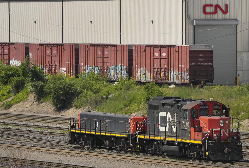 CN Workers Back Union Strike Mandate As Contract Talks For 3,000 ...