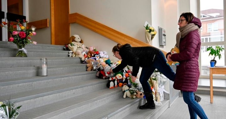 ‘Quebec is Amqui:’ Premier visits grief-stricken community after fatal crash