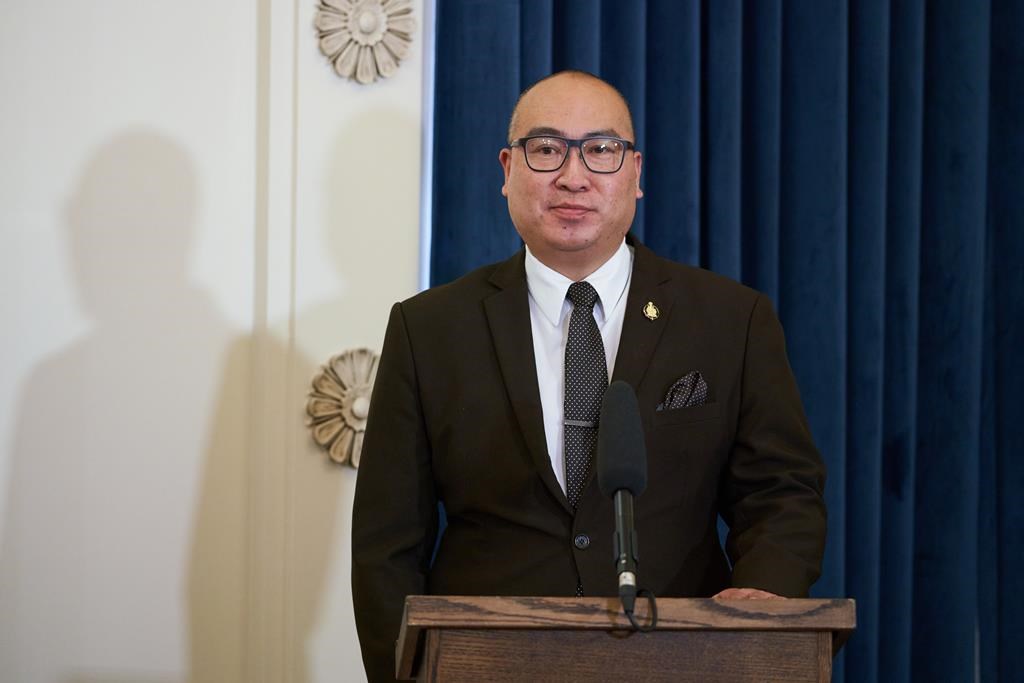 Manitoba provides millions in funding for recruiting and retaining newcomers – Winnipeg | 24CA News