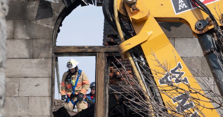 Montreal police confirm 6th and 7th bodies found in ruins of heritage building fire