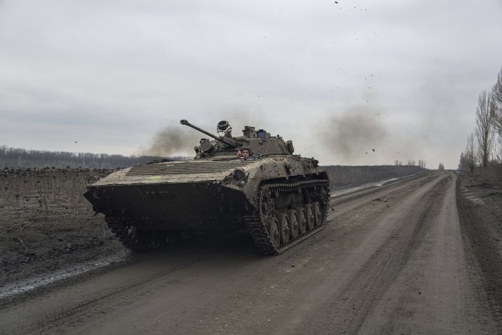 Battle for Bakhmut: Pressure mounts on Ukrainian troops as Russia closes in – National | 24CA News