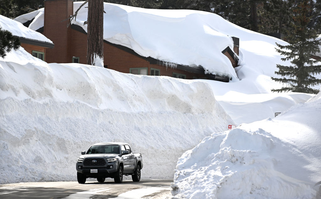 Still Digging Out From Huge Snow California Braces For Another Brutal   GettyImages 1247920688 