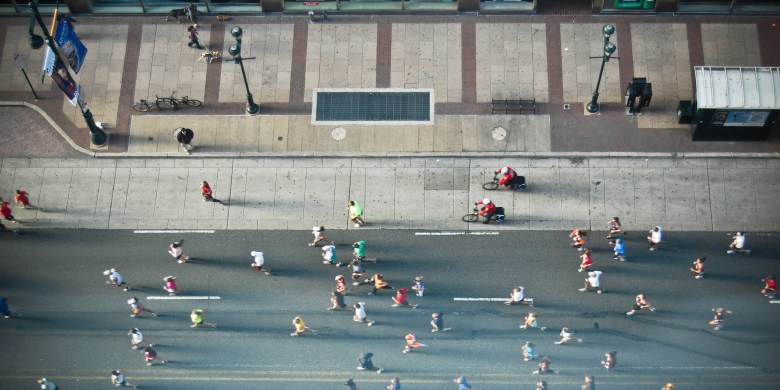 Surgeon runs through Philadelphia half marathon to rescue liver donation