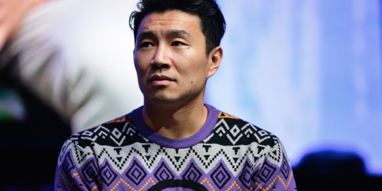 Simu Liu Calls Some Air Canada Staff Unpleasant, Miserable & Unprofessional