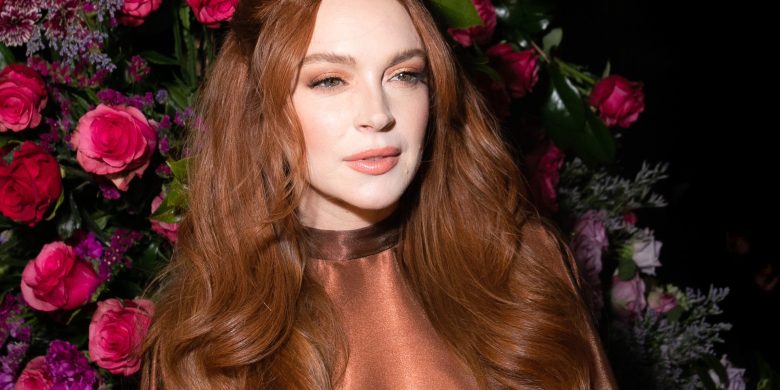 Lindsay Lohan pregnant with her 1st child