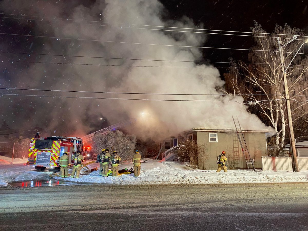 Fire breaks out Wednesday morning at unoccupied home in NW Calgary ...