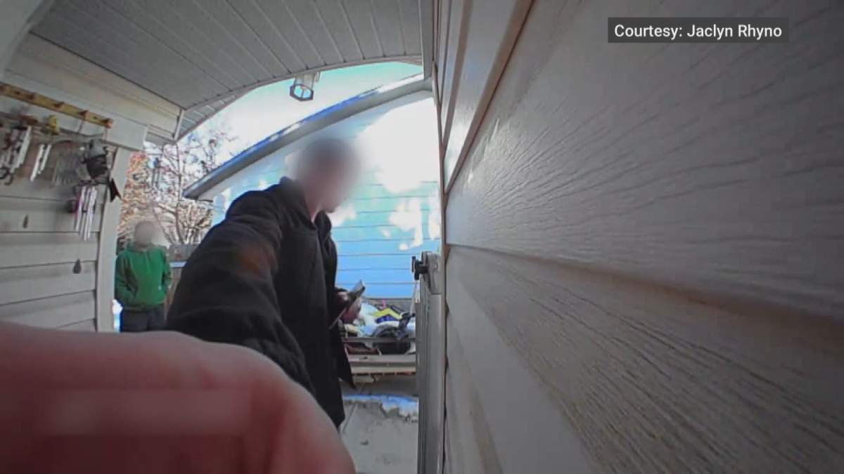 Rental hopeful caught on doorbell cam.