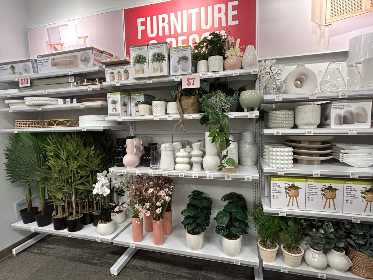 A look inside the Zellers store in Calgary.