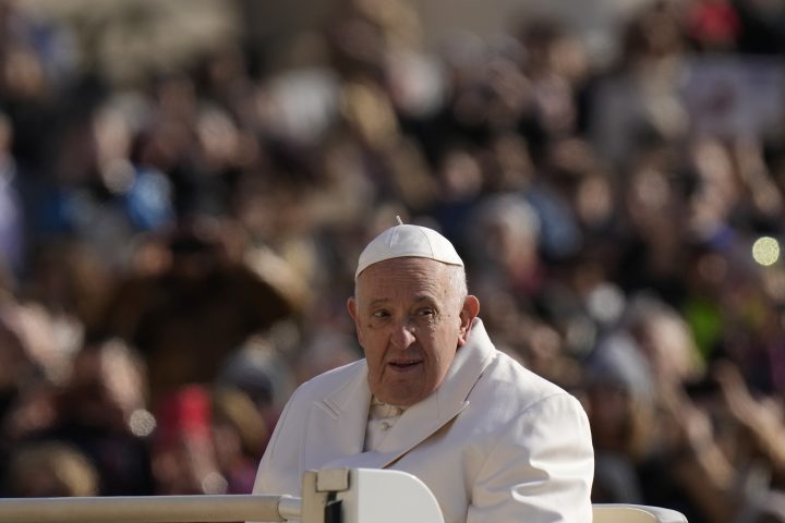 Pope Francis in hospital with lung infection after difficulty breathing