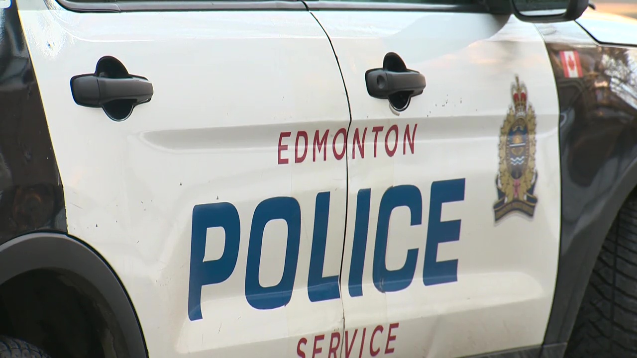 Edmonton police investigate discovery of man’s body in Nellie McClung Park area