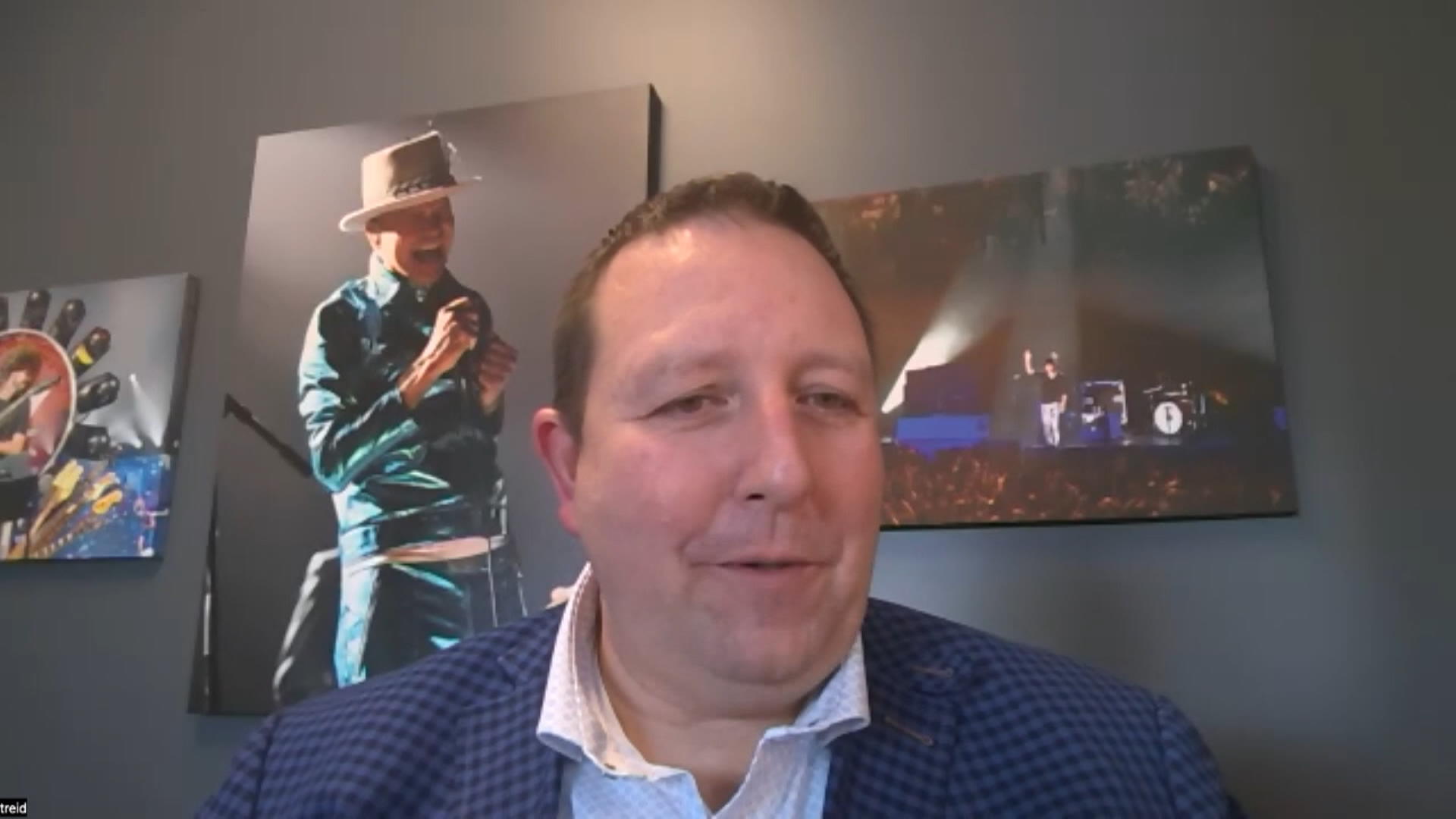 Главният изпълнителен директор на Regina Exhibition Association Limited REAL Тим