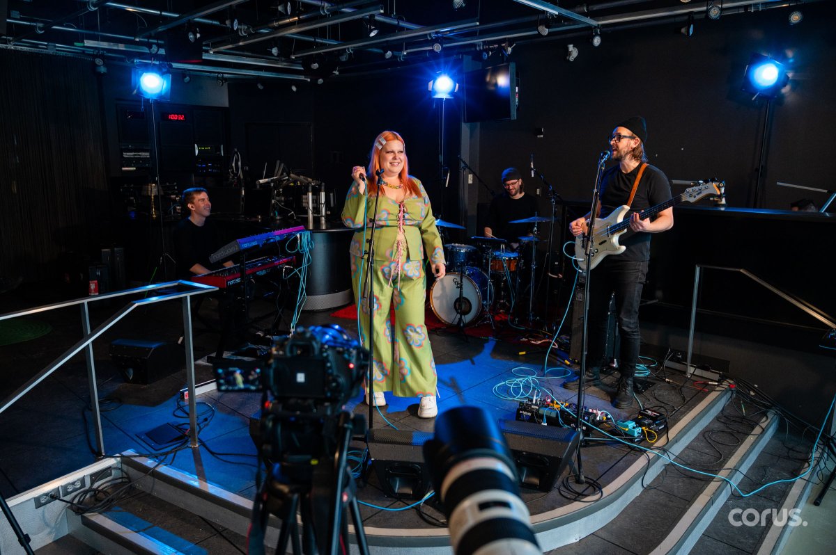 Begonia visits the Edge studios for a Sugar Beach Session and perform songs from her latest album, Powder Blue.