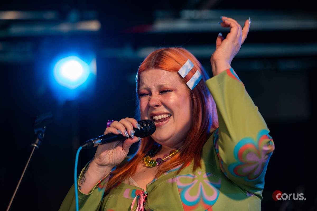 Begonia visits the Edge studios for a Sugar Beach Session and perform songs from her latest album, Powder Blue.