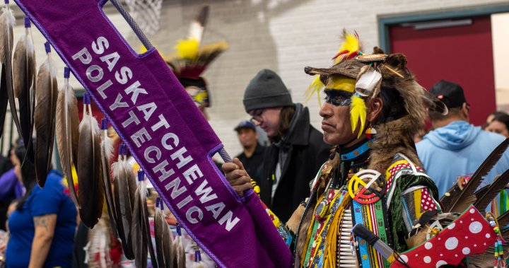 Saskatchewan Polytechnic hosts first Powwow showcasing Indigenous dancers  | Globalnews.ca