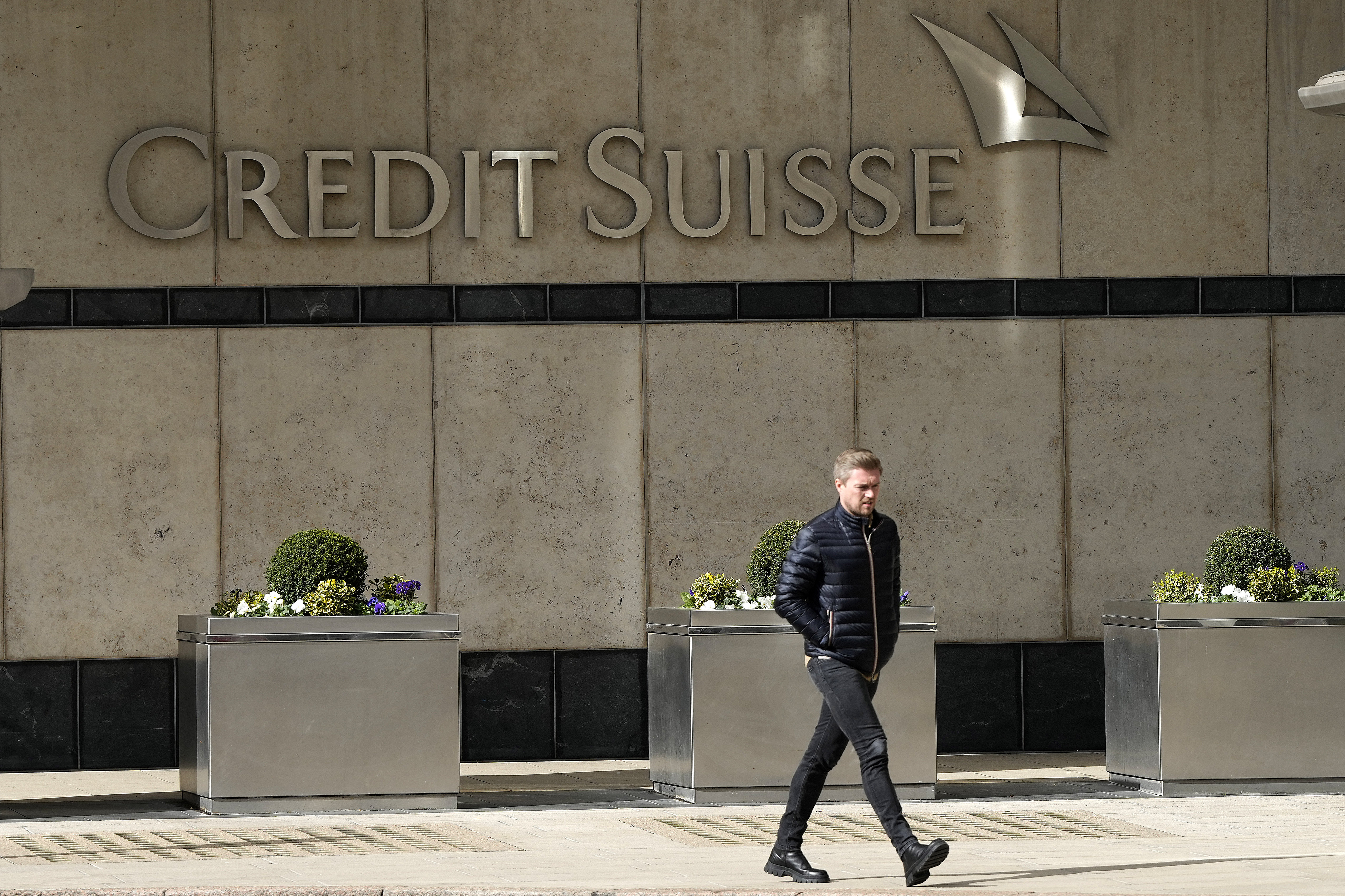 Credit Suisse and First Republic are the latest banks in peril. What’s happening? – National | 24CA News