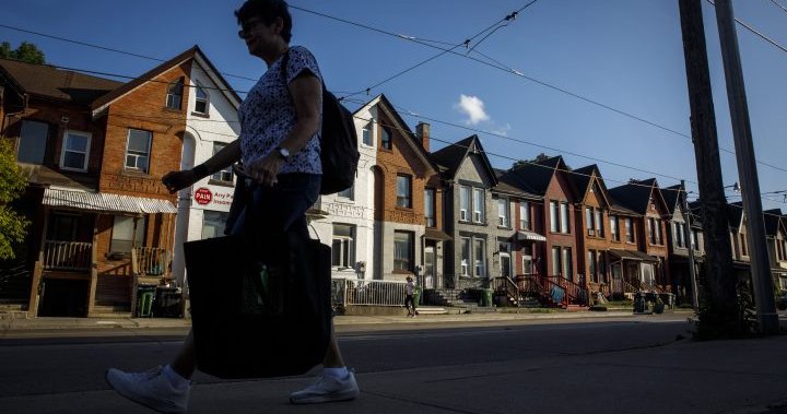 Canada housing market: What to expect this spring as prices drop