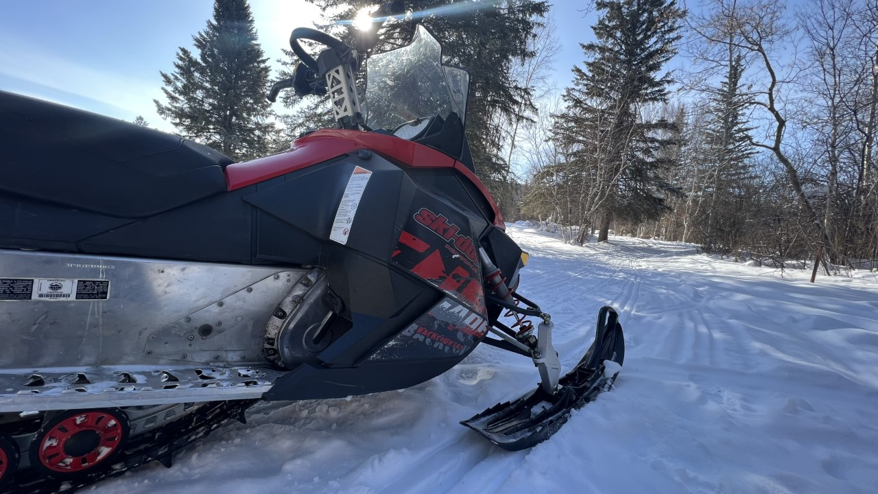 Quebec man dies in Revelstoke, B.C. snowmobiling incident