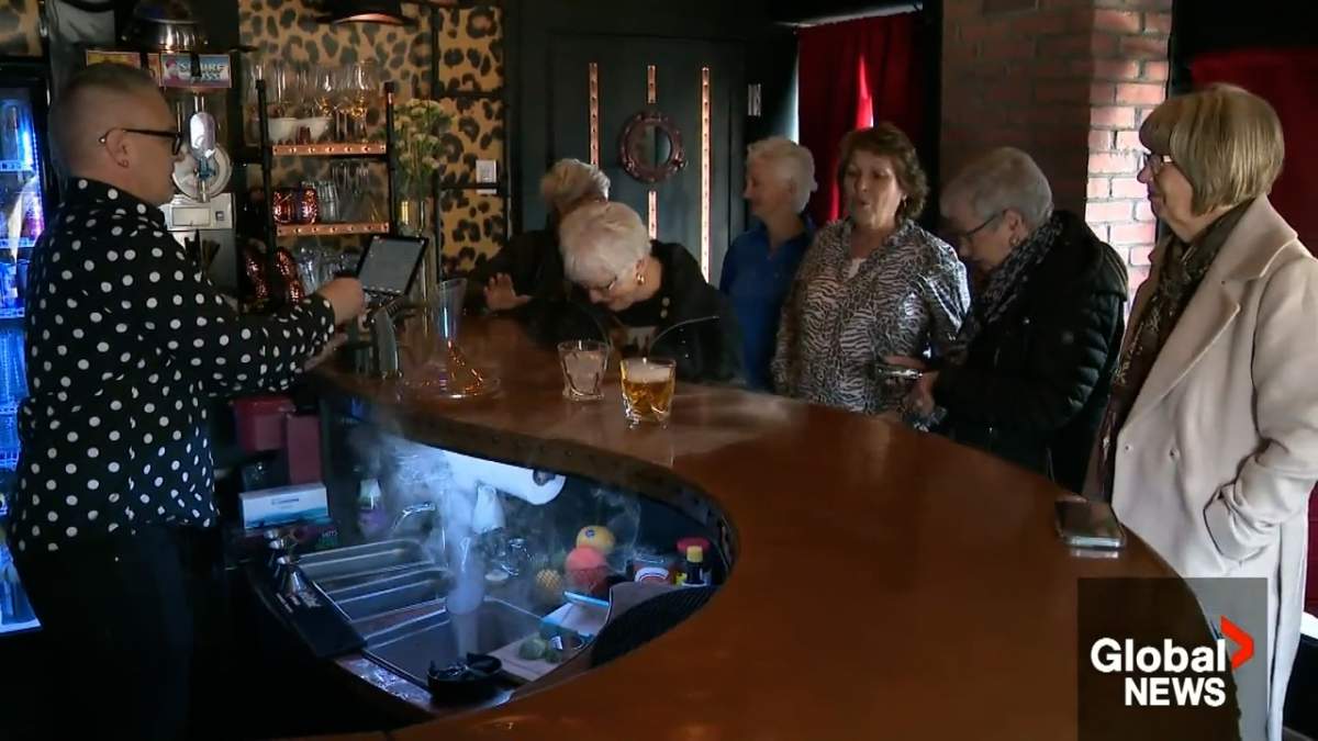 standing-room-only-smallest-bar-canada