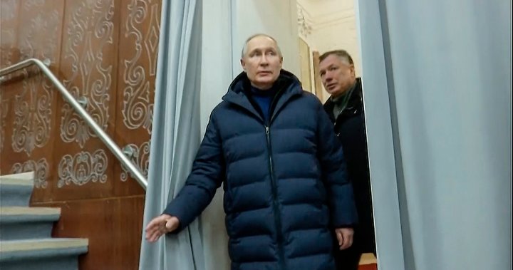 Putin visits occupied city of Mariupol in Ukraine for first time