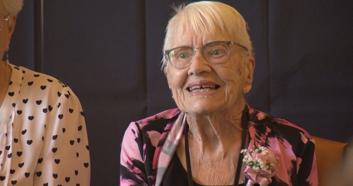 Regina resident celebrates 105th birthday with stroll down memory lane – Regina | Globalnews.ca