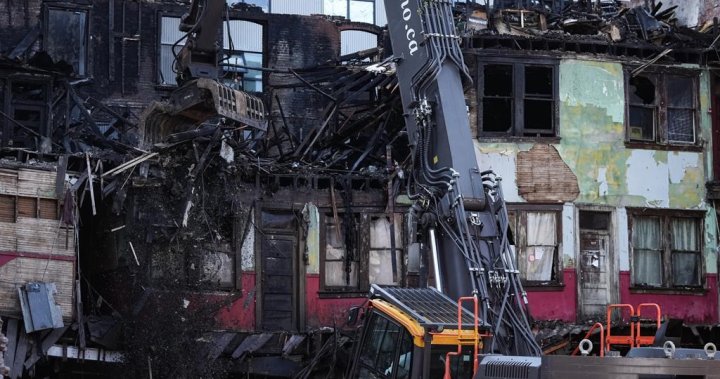 “混乱”: 目击者向调查陪审团讲述毁灭温哥华单身公寓的致命大火