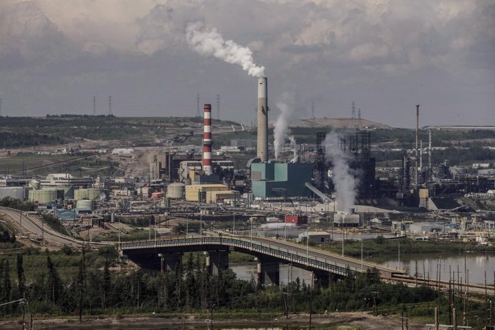 Huge amount of oilsands emissions may go unreported each year, study finds