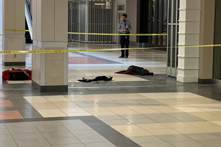Assault at downtown Edmonton mall sends 1 to hospital