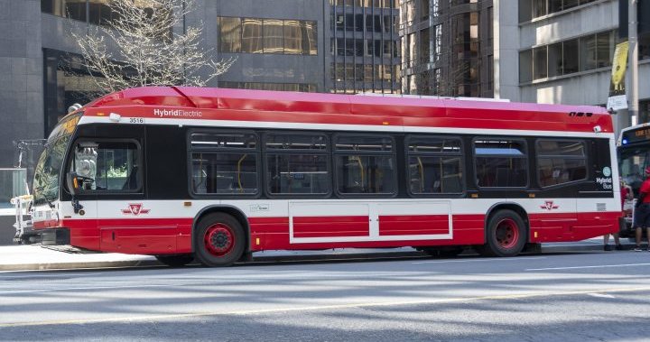 New hybrid-electric TTC buses begin arriving to replace diesel models – Toronto | Globalnews.ca