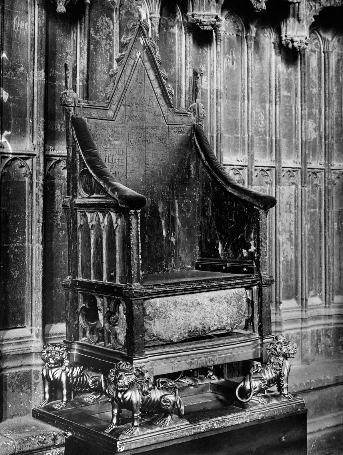 File photo dated 1910 of the Royal Throne in Westminster Abbey, with the Stone of Scone, also known as the Scottish Stone of Destiny. Issue date: Sunday September 11, 2022.