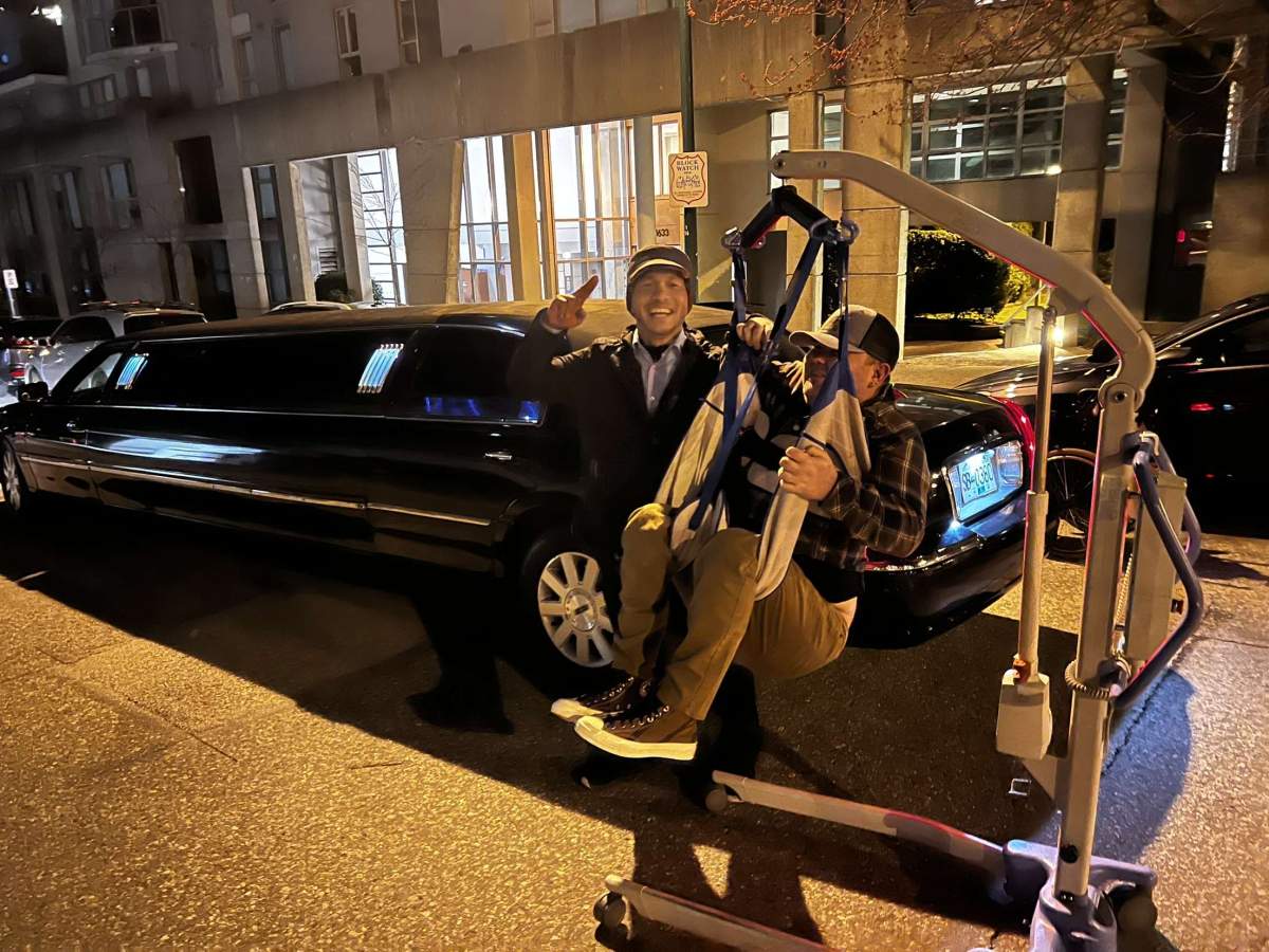 Majuera helping Hindley in his portable lift.