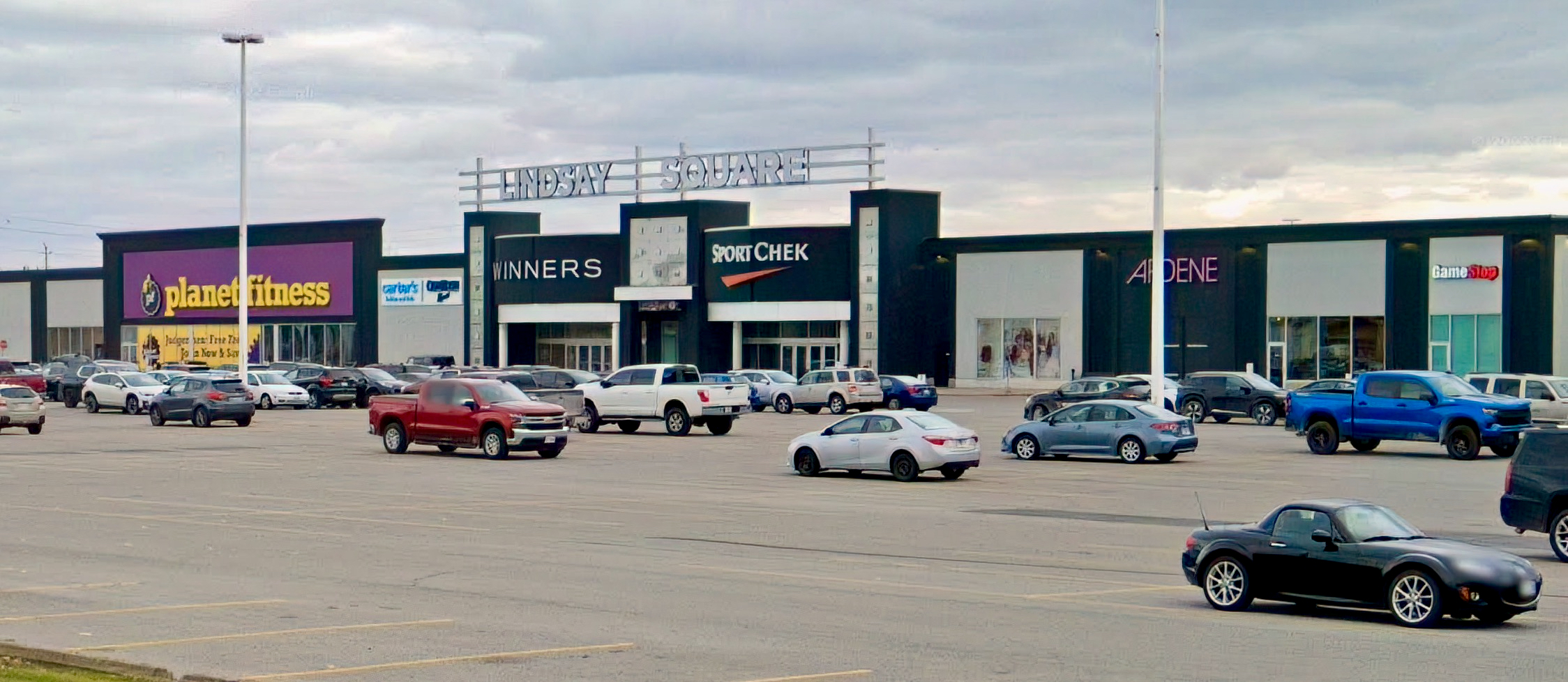 Lindsay Ont Mall Manager Warns Young Women Being Followed Videotaped   Lindsay Square 