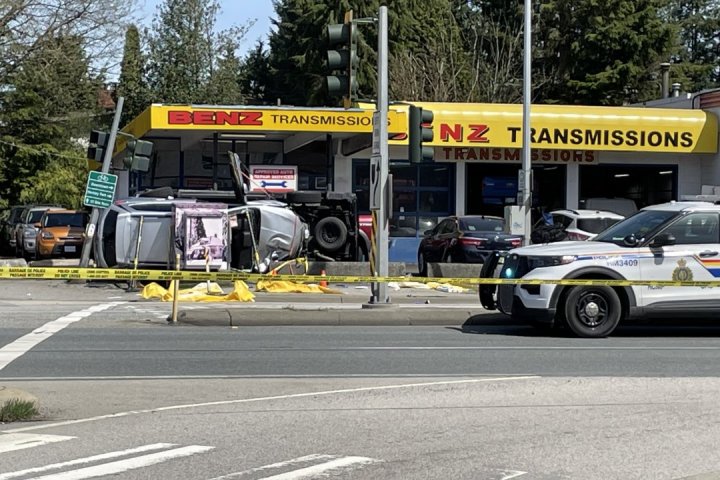 Serious Maple Ridge, B.C. crash closes intersection near hospital