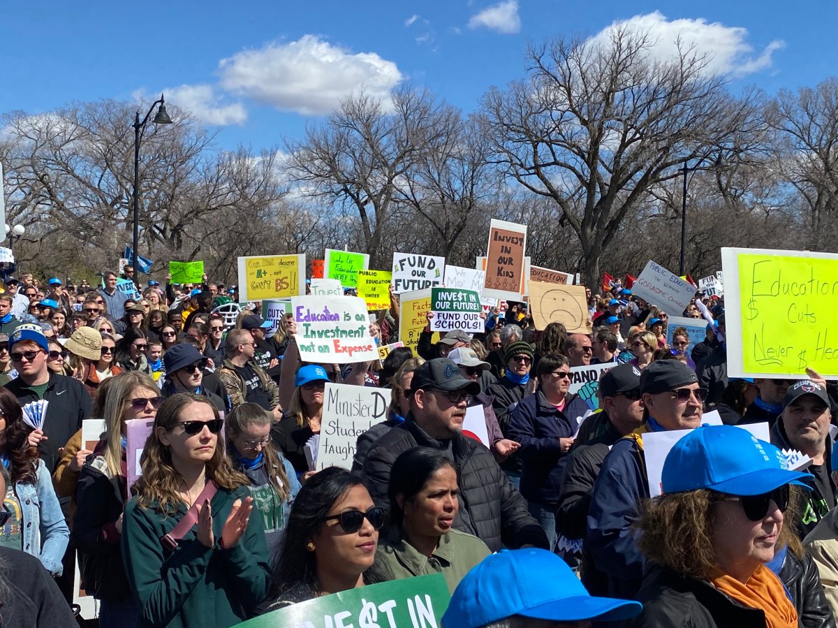 Thousands rally in Regina for increased education funding | Globalnews.ca