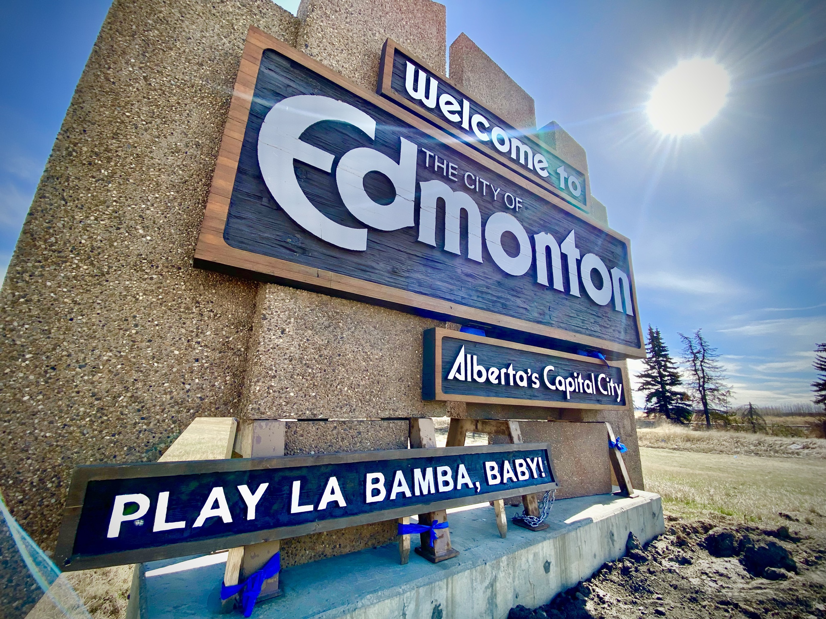 Play La Bamba, Baby: ‘Welcome To Edmonton’ Sign Gets Oilers Addition ...