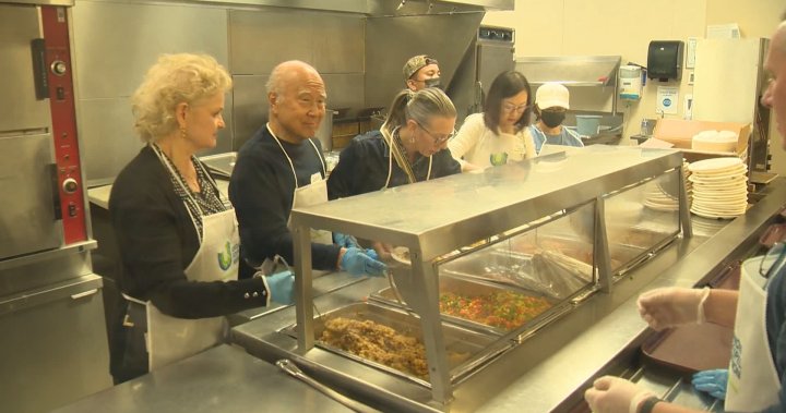 Union Gospel Mission feeds thousands in Downtown Eastside for annual Easter meal – BC | Globalnews.ca