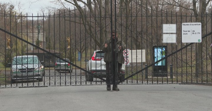Gates to the Notre-Dame-des-Neiges cemetery remain closed