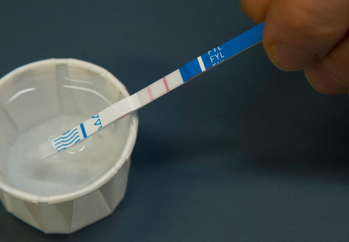 fentanyl-test-strip-warning-canada