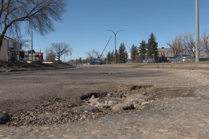 Winnipeg crews filled 135K potholes by end of May, mayor says