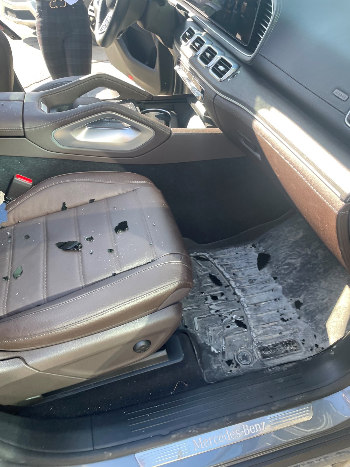 Calgary mom and children showered with broken glass after sunroof explodes Globalnews.ca