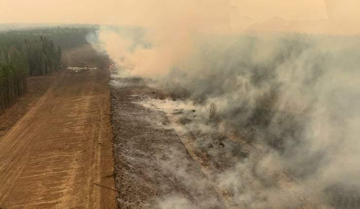 A fire burning south east of Edson poses a "significant threat," according to Alberta Wildfire.