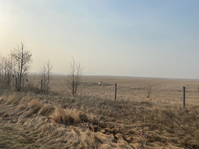 Several areas of Yellowhead County and Parkland County remained on mandatory evacuation alert Monday.