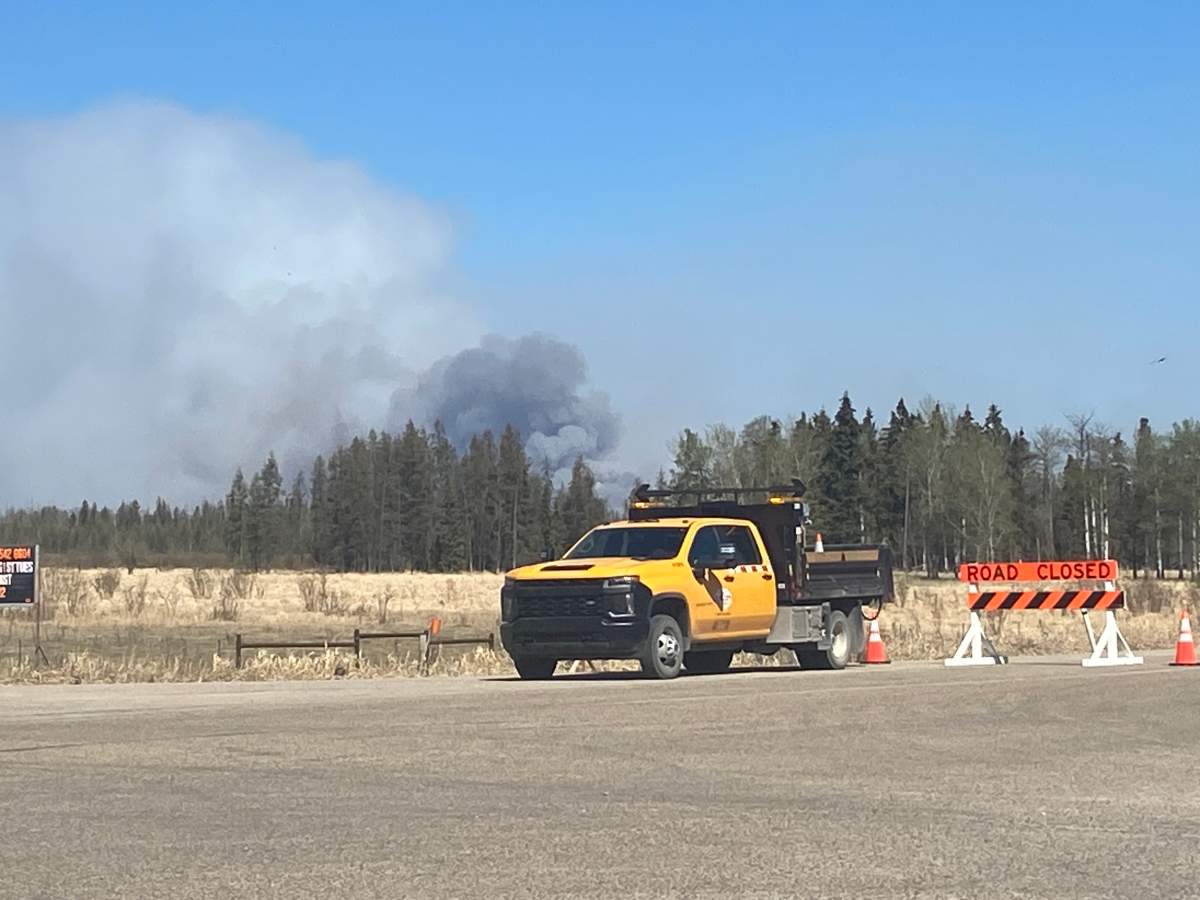A 1,500-hectare wildfire burns out of control in Drayton Valley, Alta., May 5, 2023.