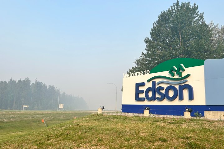 Alberta wildfires: Edson lifting evacuation order Thursday evening