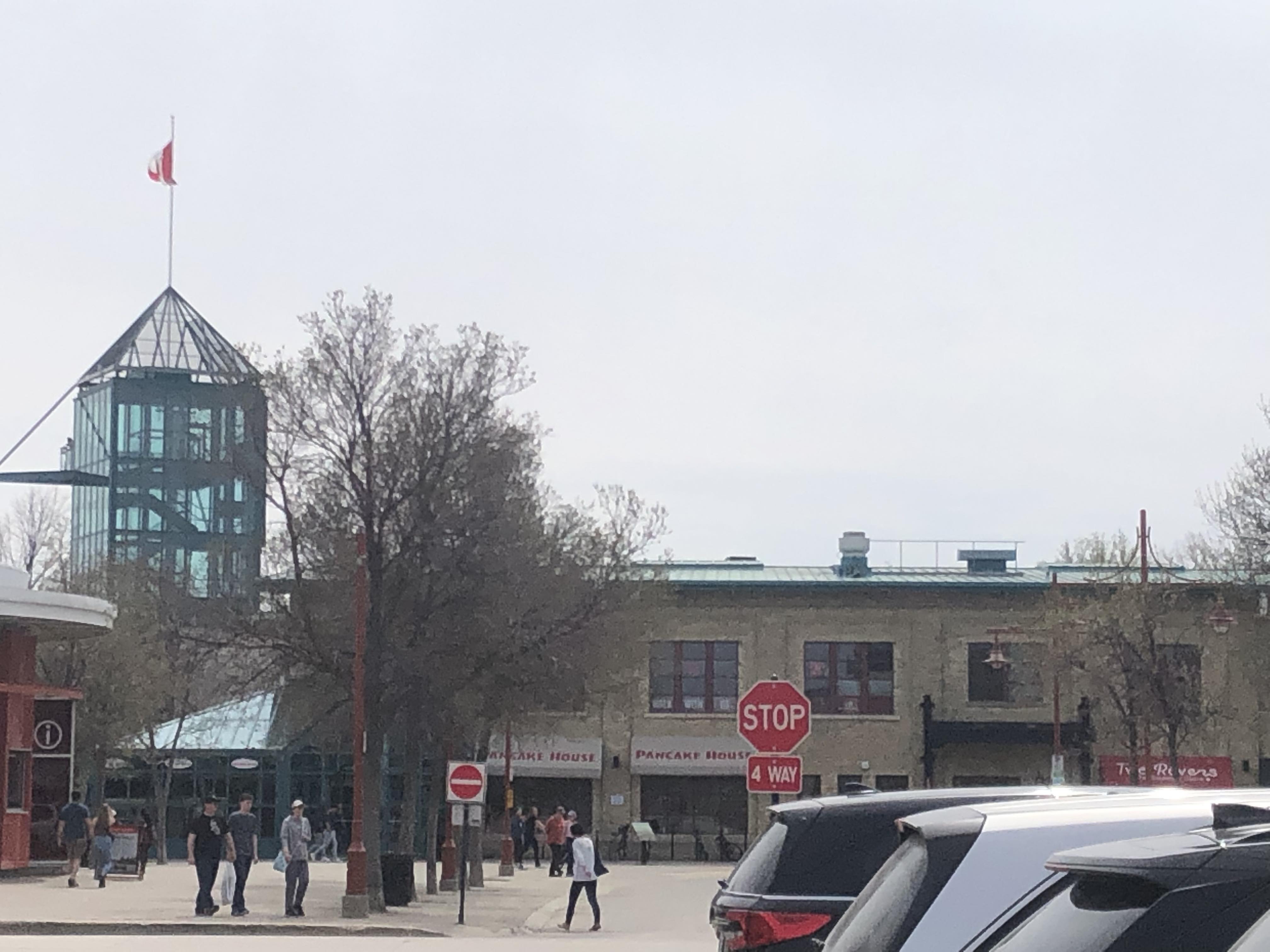 Четирима тийнейджъри са изправени пред множество обвинения след кавга с