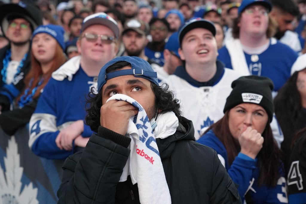 Business booming for Toronto bars as Maple Leafs advance in playoffs – Toronto | 24CA News
