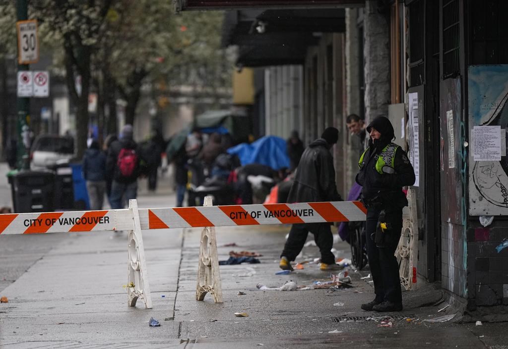 Премиерът Дейвид Иби казва че правителството му обмисля разширяване на